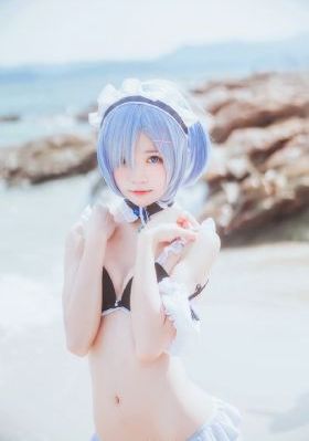 年轻漂亮小老师_高清完整版